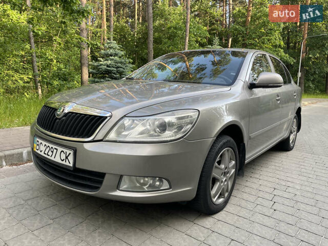 Серый Шкода Октавия, объемом двигателя 1.8 л и пробегом 185 тыс. км за 7600 $, фото 1 на Automoto.ua