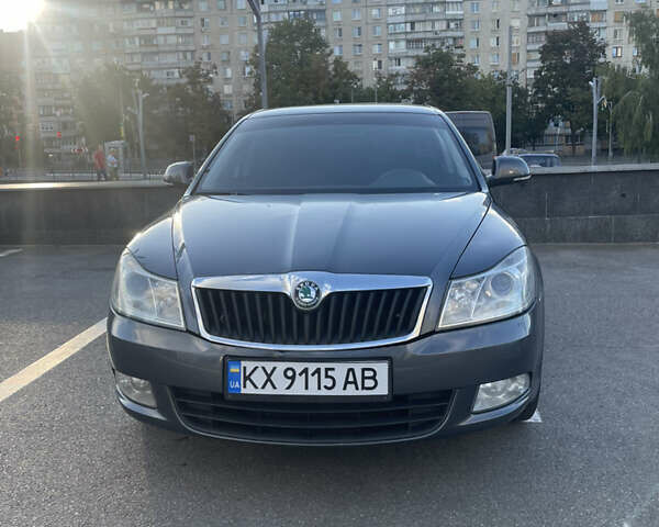 Серый Шкода Октавия, объемом двигателя 1.8 л и пробегом 283 тыс. км за 7400 $, фото 11 на Automoto.ua