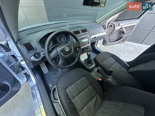 Серый Шкода Октавия, объемом двигателя 1.8 л и пробегом 240 тыс. км за 8200 $, фото 20 на Automoto.ua
