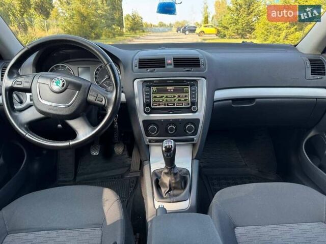 Сірий Шкода Октавія, об'ємом двигуна 1.8 л та пробігом 221 тис. км за 8000 $, фото 15 на Automoto.ua