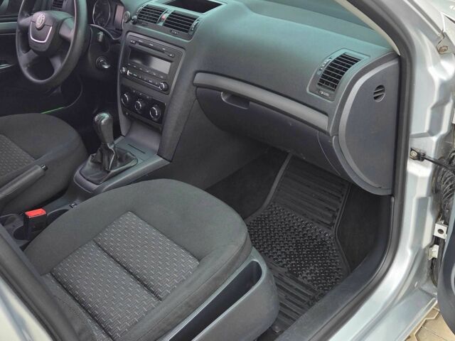 Серый Шкода Октавия, объемом двигателя 1.4 л и пробегом 132 тыс. км за 7999 $, фото 10 на Automoto.ua