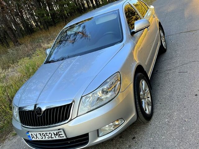 Серый Шкода Октавия, объемом двигателя 1.8 л и пробегом 165 тыс. км за 9800 $, фото 1 на Automoto.ua