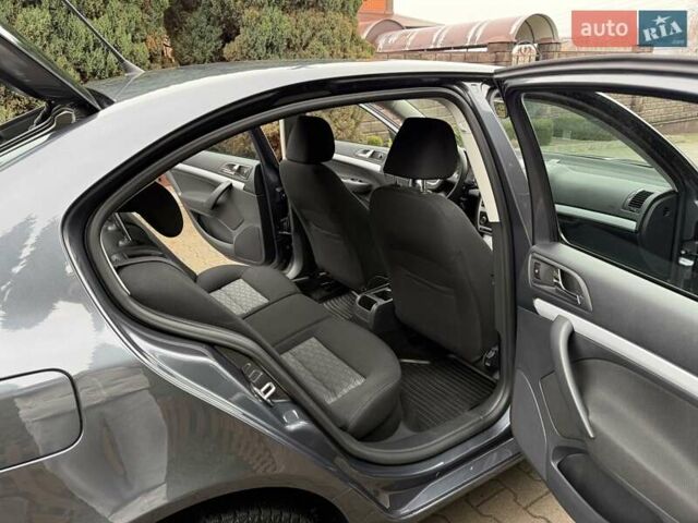 Серый Шкода Октавия, объемом двигателя 1.6 л и пробегом 77 тыс. км за 10900 $, фото 18 на Automoto.ua