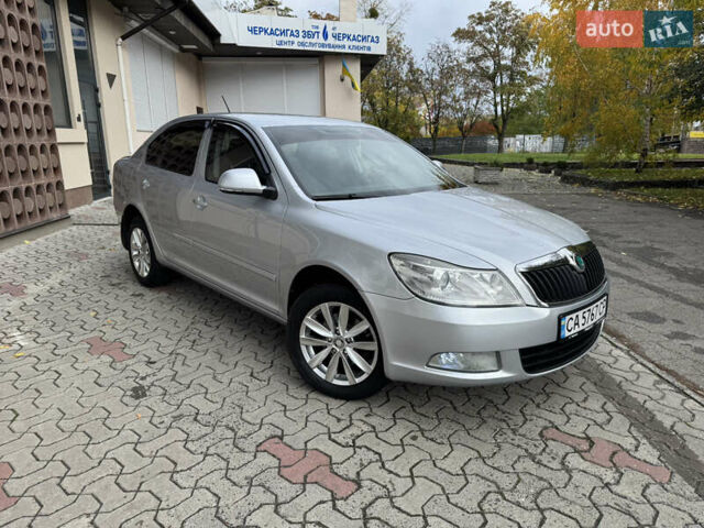 Шкода Октавия 2011 в Черкассах на Automoto.ua Серый Шкода Октавия, объемом двигателя 1.6 л и пробегом 183 тыс. км за 8700 $, фото 10 на Automoto.ua