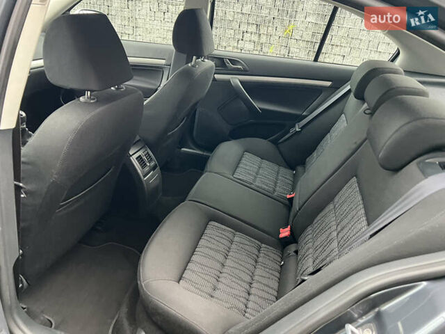 Серый Шкода Октавия, объемом двигателя 1.8 л и пробегом 212 тыс. км за 9333 $, фото 44 на Automoto.ua