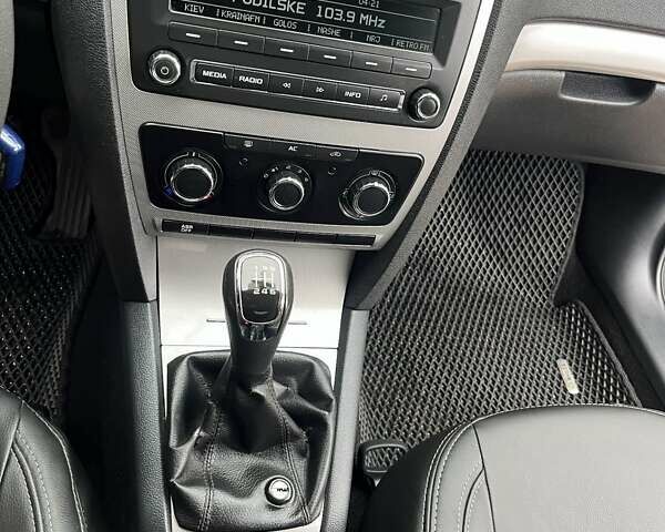 Серый Шкода Октавия, объемом двигателя 1.8 л и пробегом 239 тыс. км за 8800 $, фото 60 на Automoto.ua