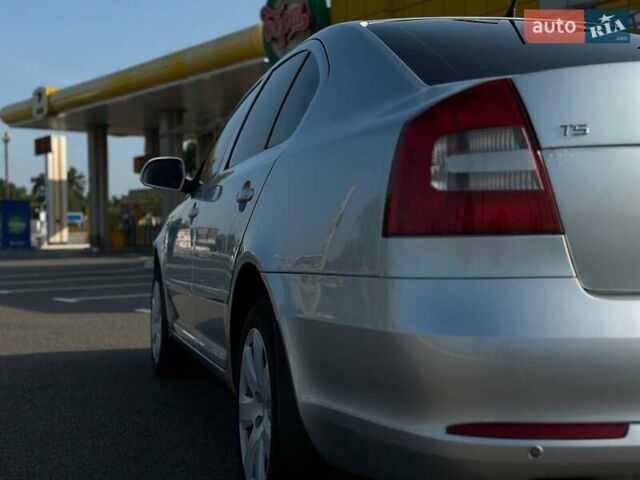 Сірий Шкода Октавія, об'ємом двигуна 1.8 л та пробігом 265 тис. км за 7200 $, фото 14 на Automoto.ua