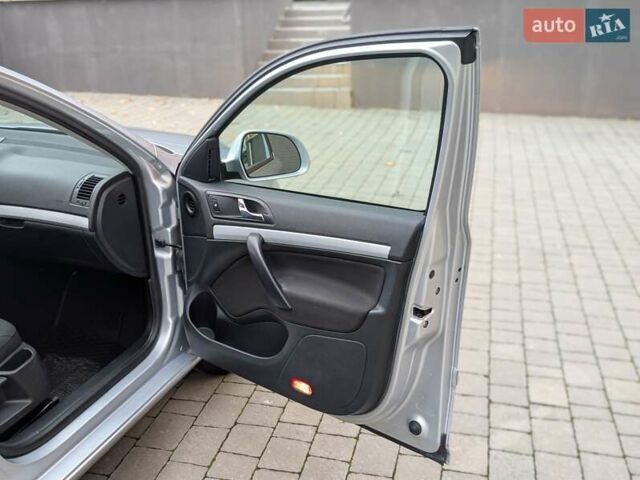 Серый Шкода Октавия, объемом двигателя 1.6 л и пробегом 306 тыс. км за 7850 $, фото 46 на Automoto.ua