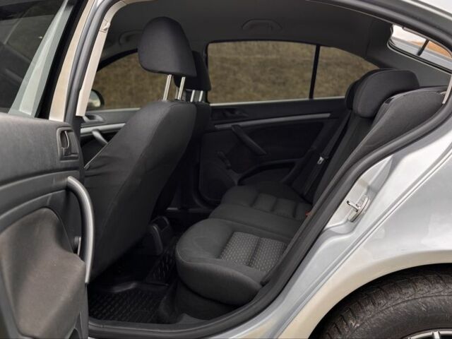 Серый Шкода Октавия, объемом двигателя 1.6 л и пробегом 202 тыс. км за 7700 $, фото 6 на Automoto.ua