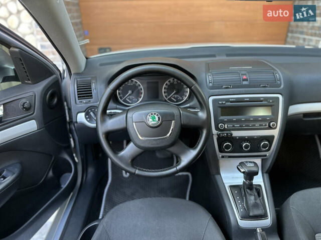 Сірий Шкода Октавія, об'ємом двигуна 1.6 л та пробігом 307 тис. км за 7500 $, фото 18 на Automoto.ua