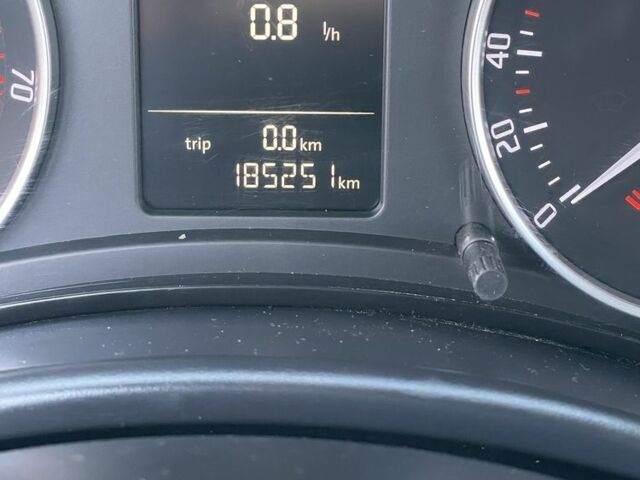 Серый Шкода Октавия, объемом двигателя 1.8 л и пробегом 185 тыс. км за 8000 $, фото 13 на Automoto.ua