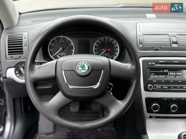 Серый Шкода Октавия, объемом двигателя 1.6 л и пробегом 77 тыс. км за 10900 $, фото 37 на Automoto.ua