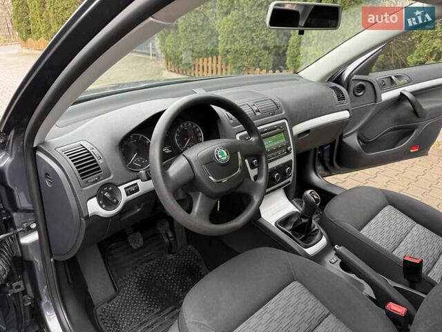 Серый Шкода Октавия, объемом двигателя 1.6 л и пробегом 77 тыс. км за 10900 $, фото 25 на Automoto.ua