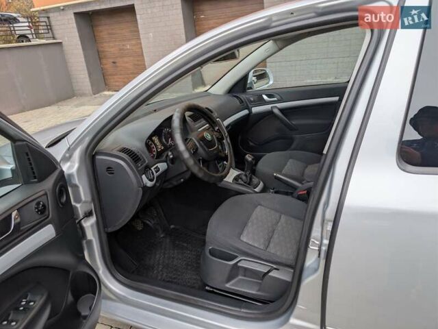 Серый Шкода Октавия, объемом двигателя 1.6 л и пробегом 306 тыс. км за 7850 $, фото 40 на Automoto.ua