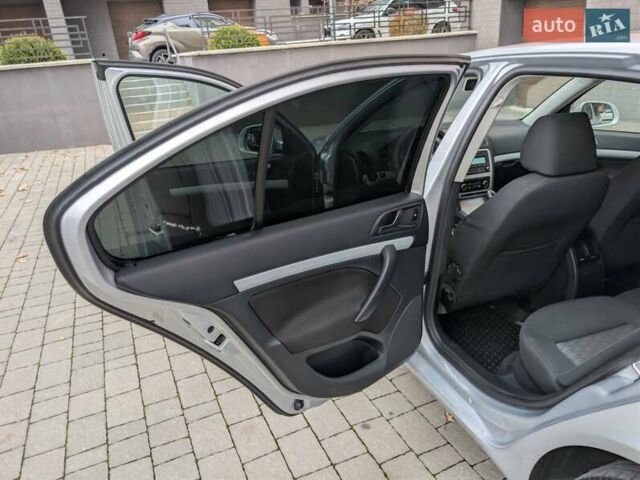 Серый Шкода Октавия, объемом двигателя 1.6 л и пробегом 306 тыс. км за 7850 $, фото 42 на Automoto.ua