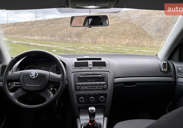 Серый Шкода Октавия, объемом двигателя 1.6 л и пробегом 202 тыс. км за 7700 $, фото 17 на Automoto.ua