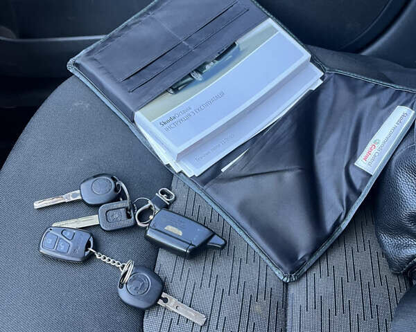 Серый Шкода Октавия, объемом двигателя 1.8 л и пробегом 215 тыс. км за 6550 $, фото 16 на Automoto.ua