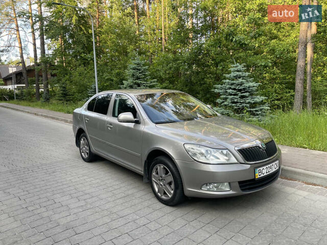 Серый Шкода Октавия, объемом двигателя 1.8 л и пробегом 185 тыс. км за 7600 $, фото 2 на Automoto.ua