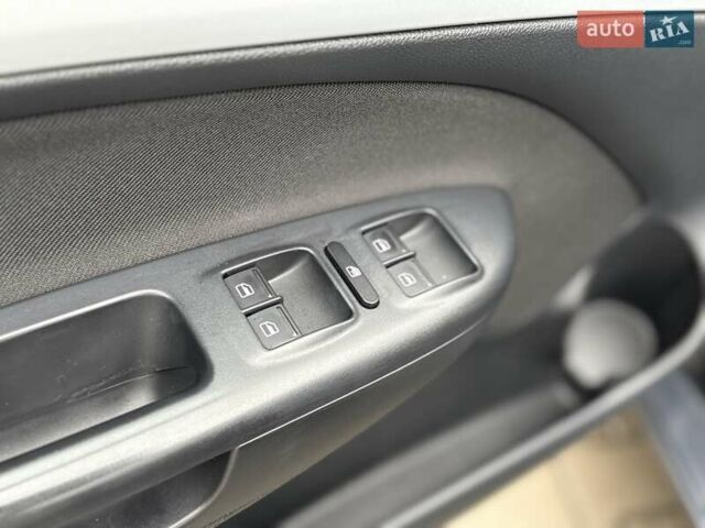 Серый Шкода Октавия, объемом двигателя 1.6 л и пробегом 77 тыс. км за 10900 $, фото 42 на Automoto.ua