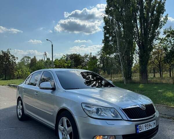 Сірий Шкода Октавія, об'ємом двигуна 1.8 л та пробігом 221 тис. км за 8000 $, фото 1 на Automoto.ua