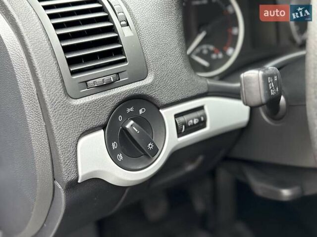 Серый Шкода Октавия, объемом двигателя 1.6 л и пробегом 77 тыс. км за 10900 $, фото 40 на Automoto.ua