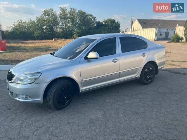 Шкода Октавия 2011 в Никополе на Automoto.ua Серый Шкода Октавия, объемом двигателя 1.8 л и пробегом 335 тыс. км за 6199 $, фото 1 на Automoto.ua