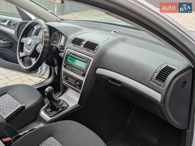 Серый Шкода Октавия, объемом двигателя 1.6 л и пробегом 306 тыс. км за 7850 $, фото 49 на Automoto.ua