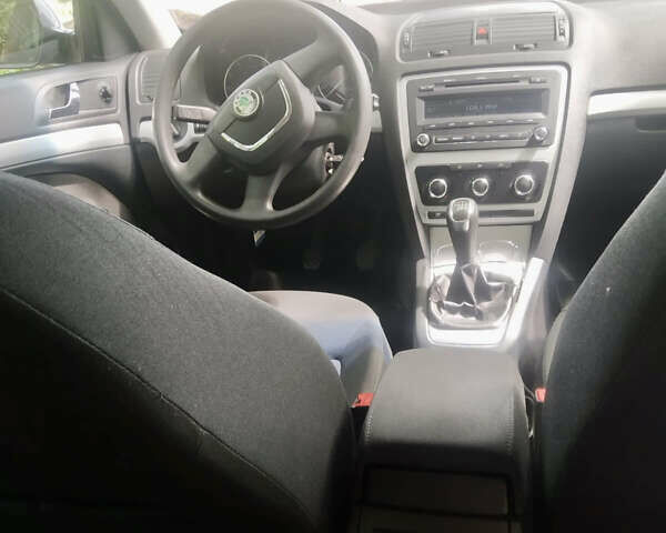 Сірий Шкода Октавія, об'ємом двигуна 1.8 л та пробігом 345 тис. км за 7600 $, фото 27 на Automoto.ua