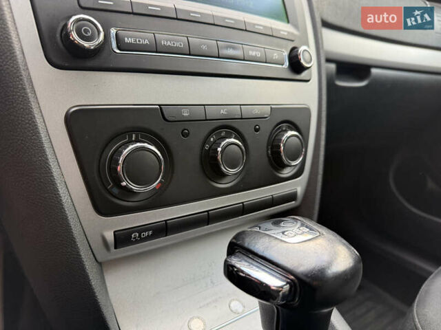 Сірий Шкода Октавія, об'ємом двигуна 1.8 л та пробігом 190 тис. км за 7200 $, фото 24 на Automoto.ua