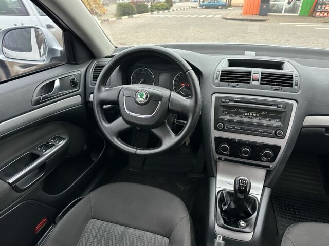 Серый Шкода Октавия, объемом двигателя 1.6 л и пробегом 221 тыс. км за 7600 $, фото 19 на Automoto.ua