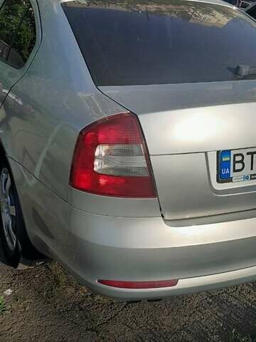 Сірий Шкода Октавія, об'ємом двигуна 1.8 л та пробігом 450 тис. км за 8000 $, фото 7 на Automoto.ua