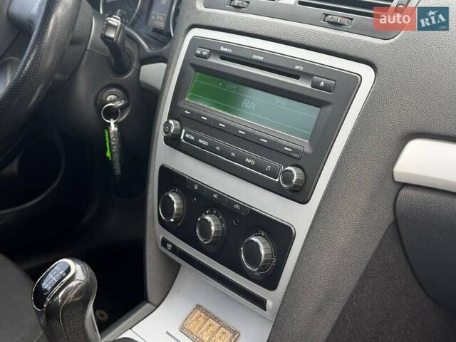 Серый Шкода Октавия, объемом двигателя 1.8 л и пробегом 330 тыс. км за 6700 $, фото 25 на Automoto.ua