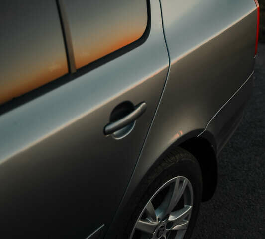 Шкода Октавія 2012 у Полтаві на Automoto.ua Сірий Шкода Октавія, об'ємом двигуна 1.6 л та пробігом 141 тис. км за 9200 $, фото 3 на Automoto.ua