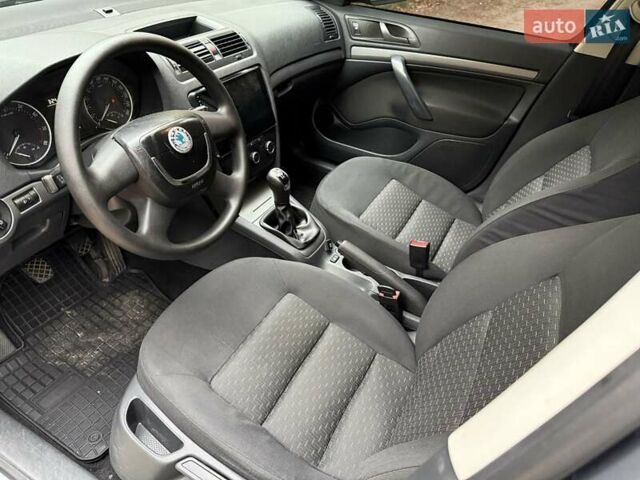 Серый Шкода Октавия, объемом двигателя 1.6 л и пробегом 173 тыс. км за 7700 $, фото 13 на Automoto.ua