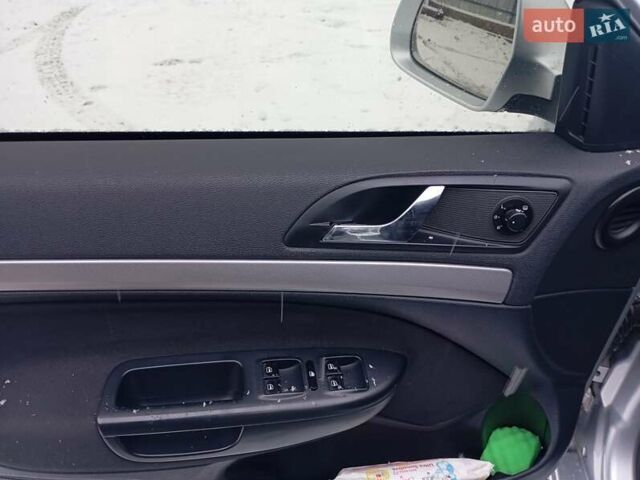 Серый Шкода Октавия, объемом двигателя 1.6 л и пробегом 220 тыс. км за 7600 $, фото 5 на Automoto.ua