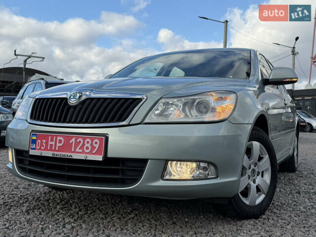 Серый Шкода Октавия, объемом двигателя 1.6 л и пробегом 246 тыс. км за 7999 $, фото 1 на Automoto.ua