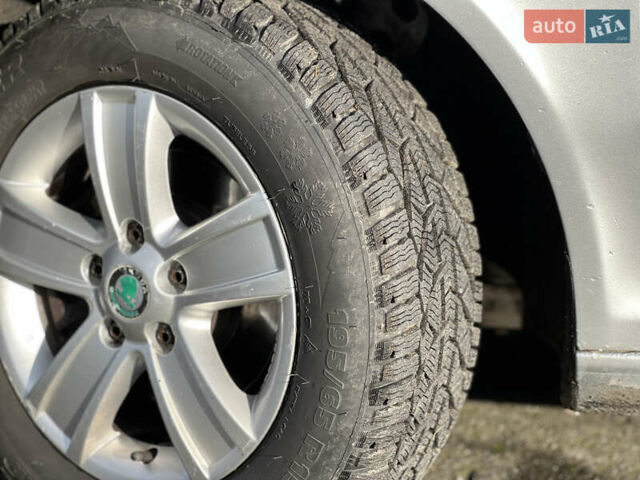 Серый Шкода Октавия, объемом двигателя 1.6 л и пробегом 254 тыс. км за 7500 $, фото 21 на Automoto.ua