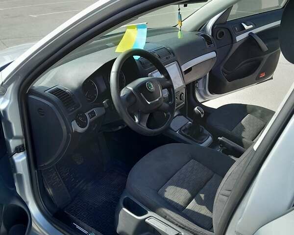 Шкода Октавія 2012 у Запоріжжя на Automoto.ua Сірий Шкода Октавія, об'ємом двигуна 1.8 л та пробігом 198 тис. км за 8300 $, фото 12 на Automoto.ua