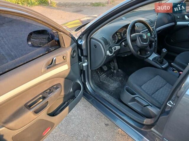 Серый Шкода Октавия, объемом двигателя 1.8 л и пробегом 210 тыс. км за 9000 $, фото 8 на Automoto.ua