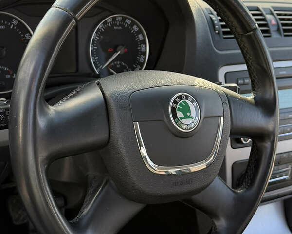 Серый Шкода Октавия, объемом двигателя 1.6 л и пробегом 246 тыс. км за 7999 $, фото 37 на Automoto.ua