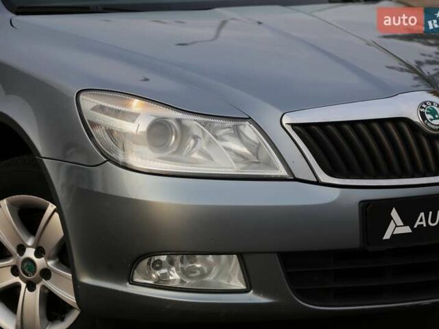 Серый Шкода Октавия, объемом двигателя 1.8 л и пробегом 201 тыс. км за 8900 $, фото 3 на Automoto.ua
