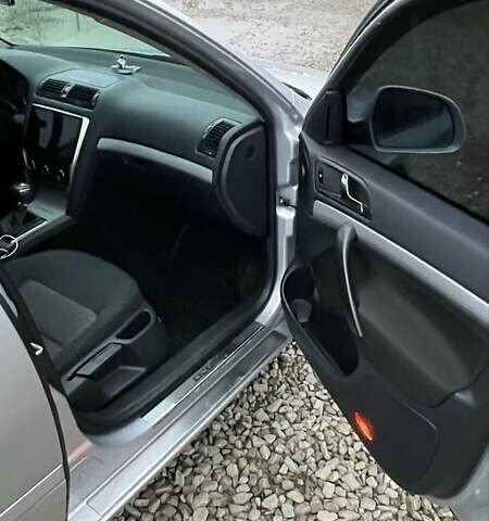 Сірий Шкода Октавія, об'ємом двигуна 1.6 л та пробігом 212 тис. км за 7700 $, фото 10 на Automoto.ua