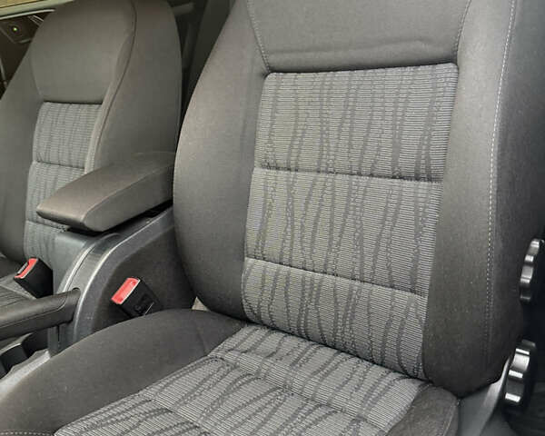 Серый Шкода Октавия, объемом двигателя 1.8 л и пробегом 132 тыс. км за 10500 $, фото 5 на Automoto.ua