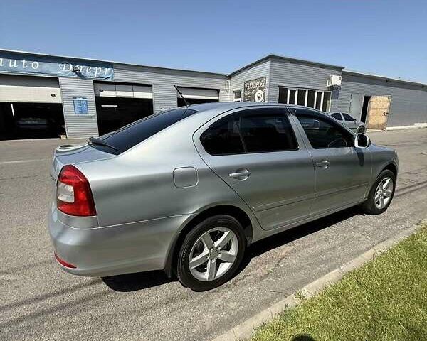 Серый Шкода Октавия, объемом двигателя 1.8 л и пробегом 174 тыс. км за 12800 $, фото 7 на Automoto.ua