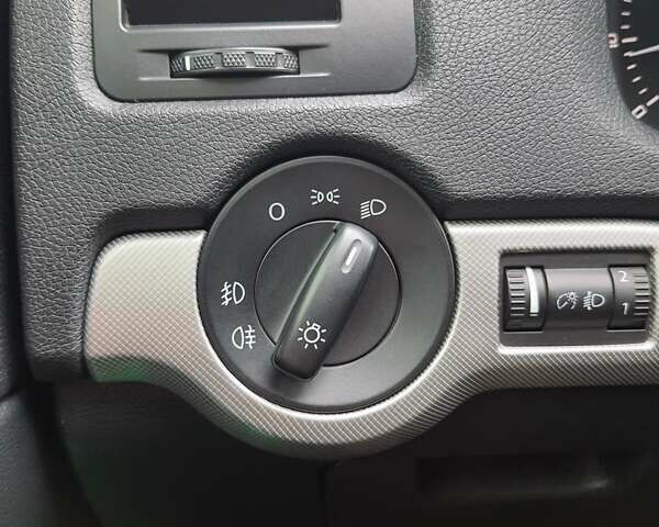 Сірий Шкода Октавія, об'ємом двигуна 1.8 л та пробігом 232 тис. км за 8400 $, фото 8 на Automoto.ua