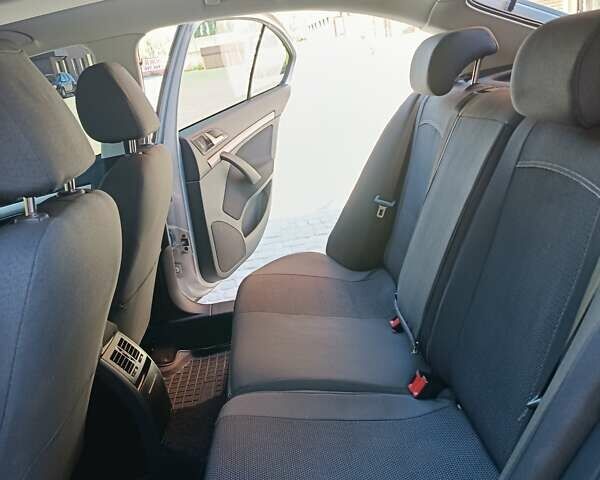 Шкода Октавія 2012 у Нетешине на Automoto.ua Сірий Шкода Октавія, об'ємом двигуна 1.8 л та пробігом 148 тис. км за 9200 $, фото 18 на Automoto.ua