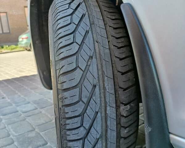 Шкода Октавія 2012 у Нетешине на Automoto.ua Сірий Шкода Октавія, об'ємом двигуна 1.8 л та пробігом 148 тис. км за 9200 $, фото 12 на Automoto.ua