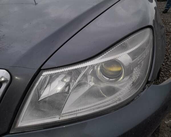 Сірий Шкода Октавія, об'ємом двигуна 1.6 л та пробігом 301 тис. км за 2500 $, фото 2 на Automoto.ua