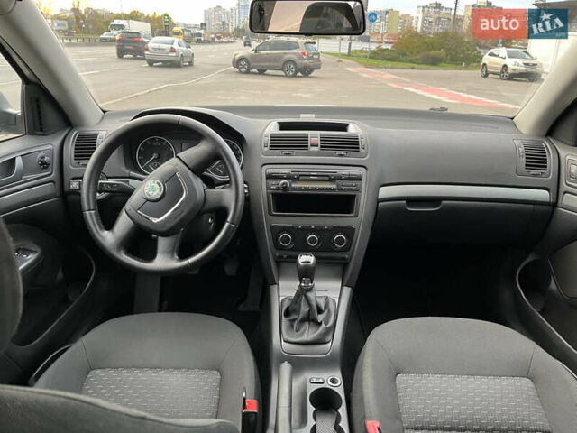 Шкода Октавія 2012 у Києві на Automoto.ua Сірий Шкода Октавія, об'ємом двигуна 1.6 л та пробігом 205 тис. км за 7000 $, фото 10 на Automoto.ua