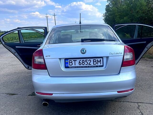 Серый Шкода Октавия, объемом двигателя 1.6 л и пробегом 180 тыс. км за 8400 $, фото 10 на Automoto.ua